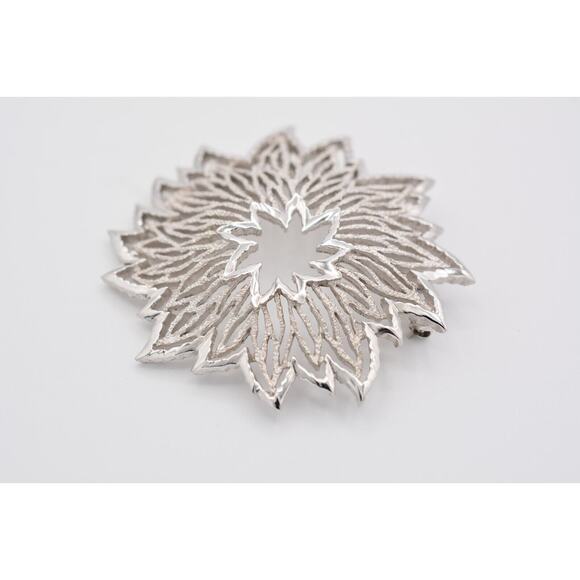 Crown Trifari Vintage Flower Pin Brooch Textured Silver Tone Large Signed Bin4 - Picture 5 of 13